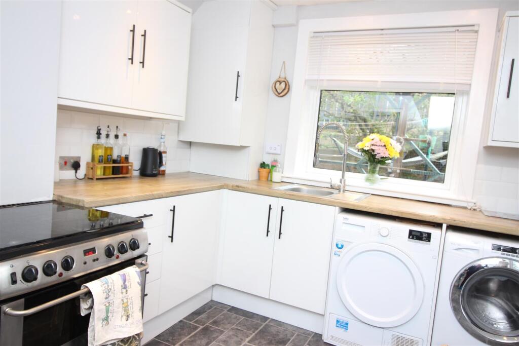 Breakfasting Kitchen