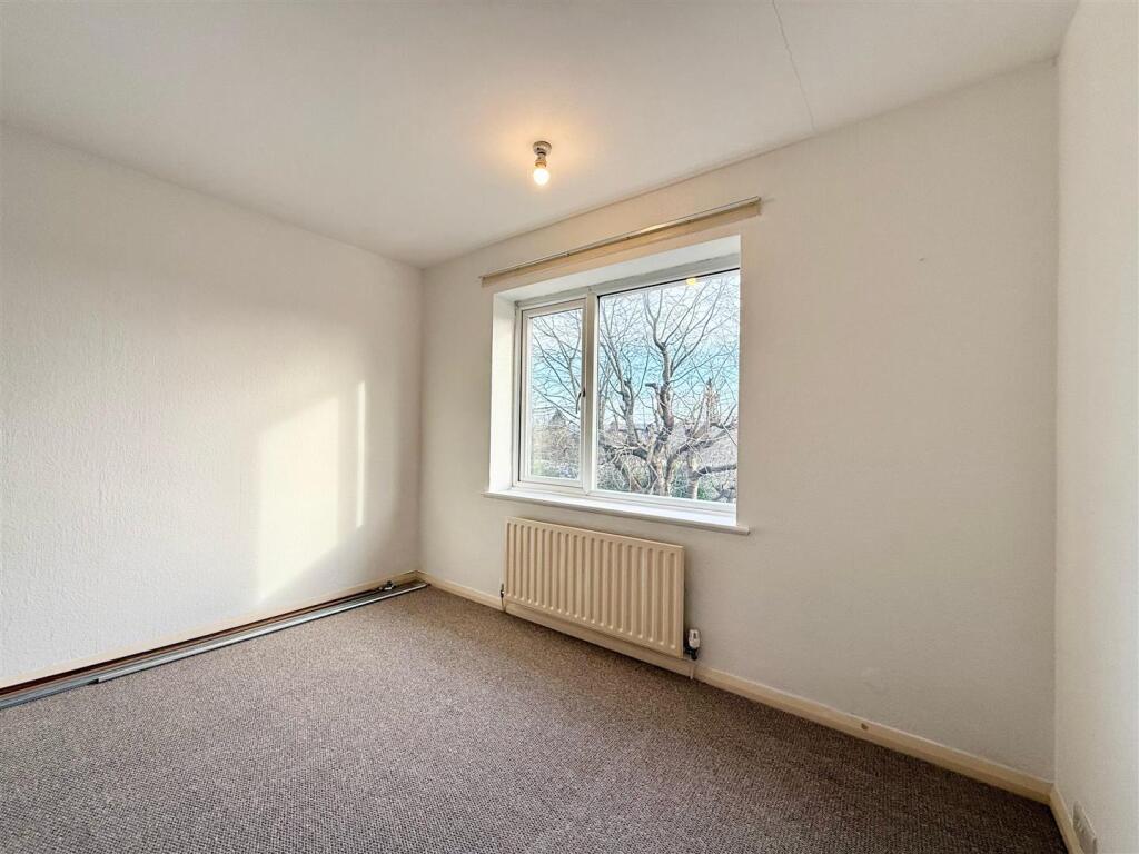Bedroom 2 (2).jpg
