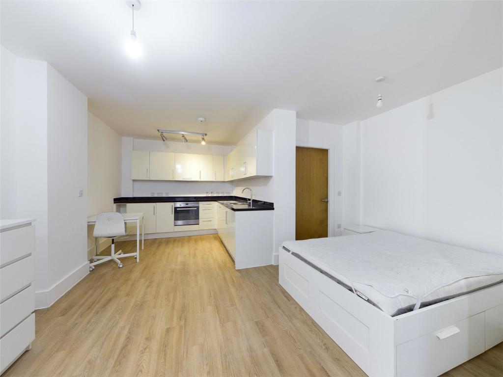 Bedroom/ Kitchen