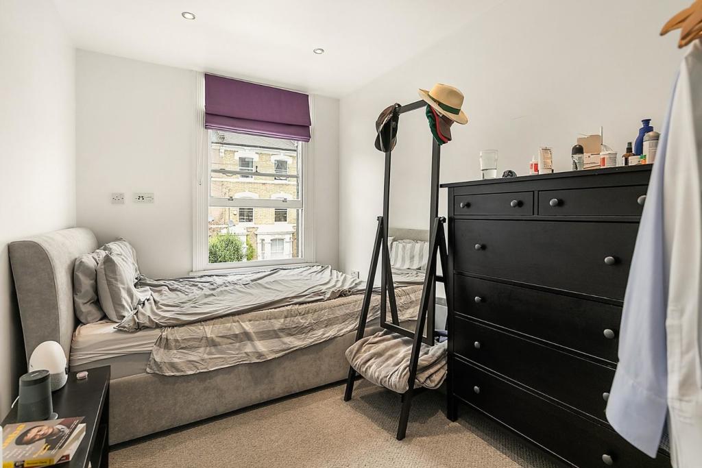 Bedroom (1).jpg