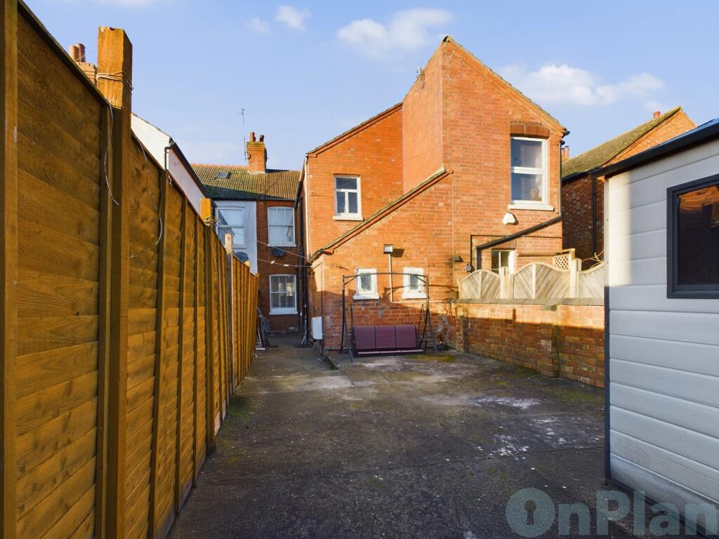 outside back 2 39 victoria street
