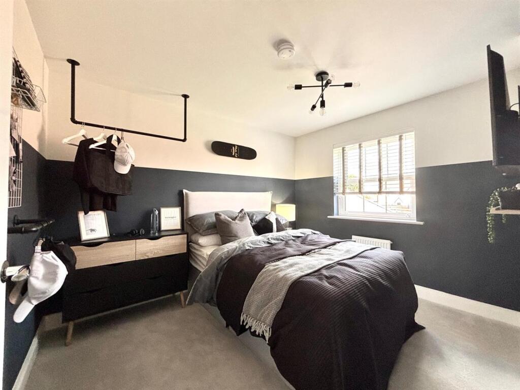 WhatsApp Image 2025-09-15 at 17.00.33_00fbde5b.jpg