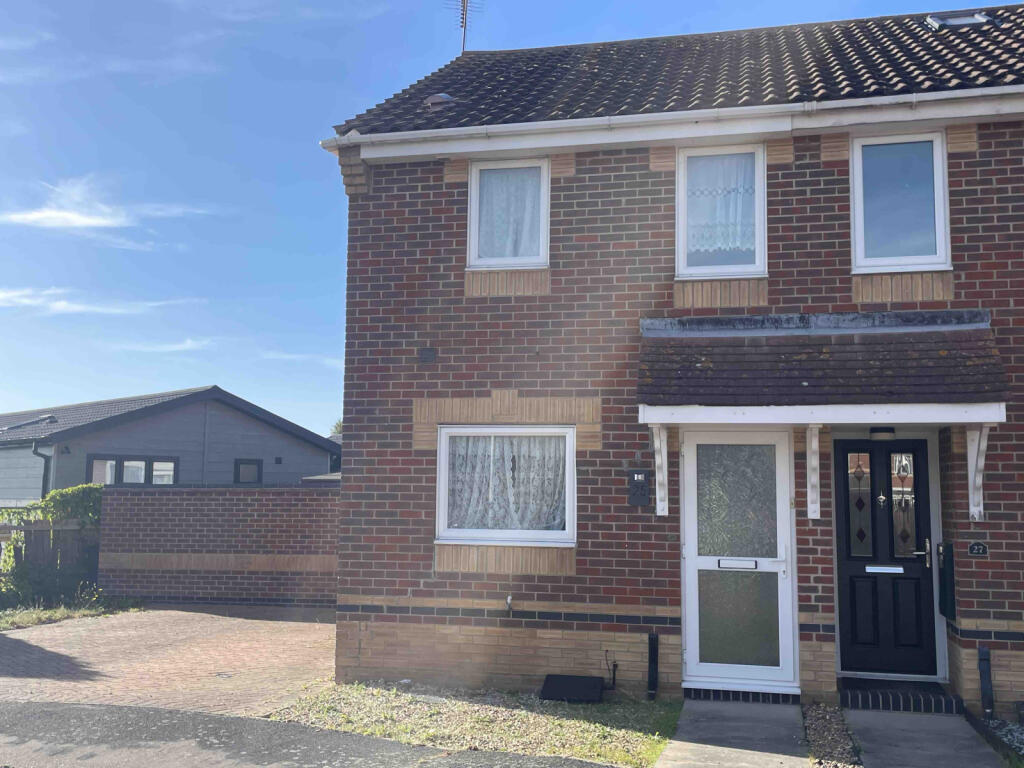 2 Bed end Terrace House situated in St Denis Clos