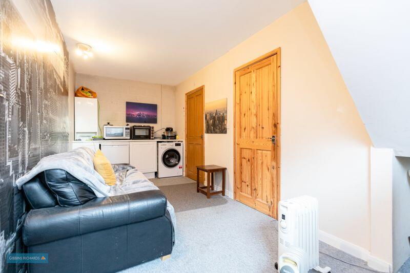 Garage Annexe - Kitchen/Sitting Room