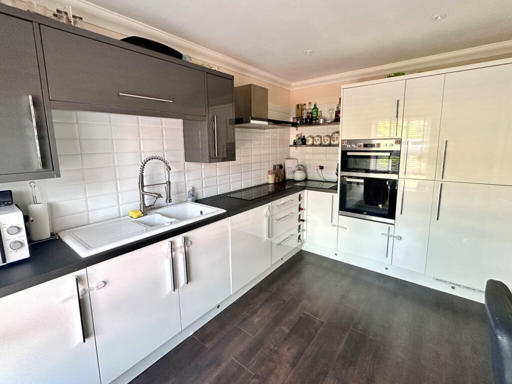 Kitchen/ Breakfast R