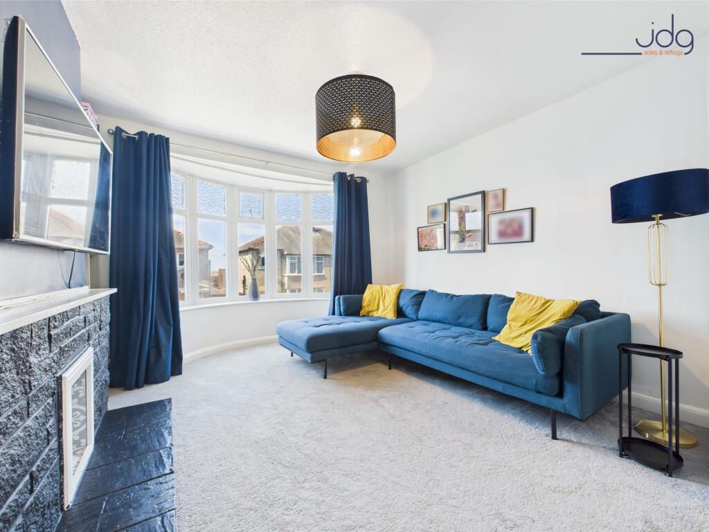 Spacious Lounge with bay window