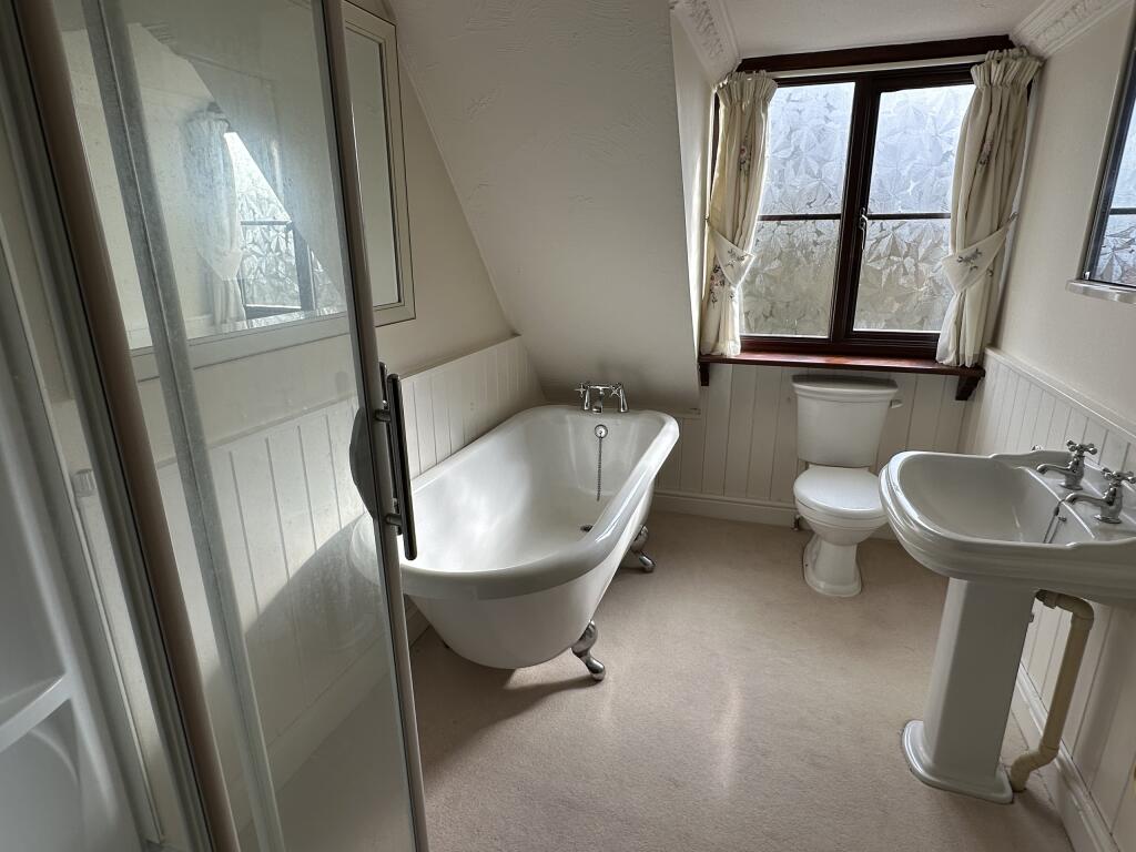 Bathroom.JPG