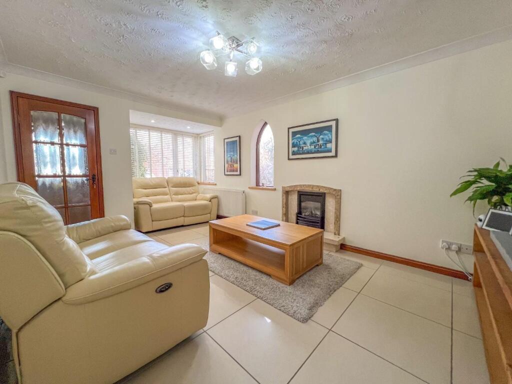 Gloucester Cl. Image-23.jpg