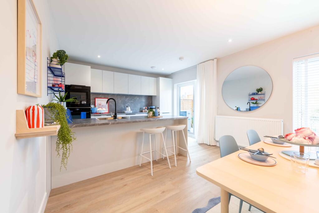 show home 1300