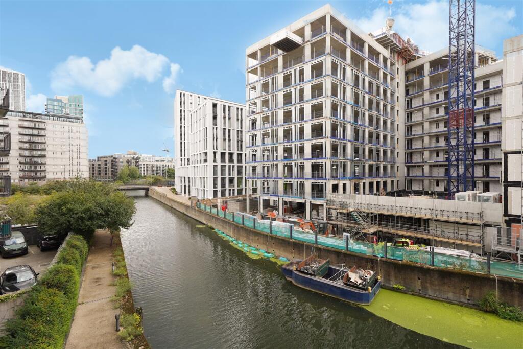 Flat 54, 72, High Street Stratford - a7ek43QI4UwR7
