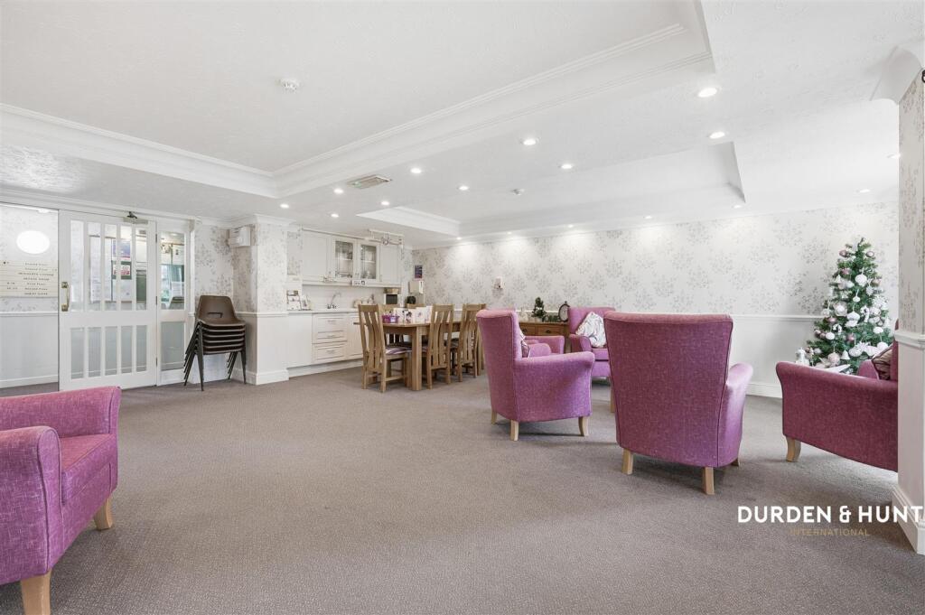 Junction Road, Romford, RM1