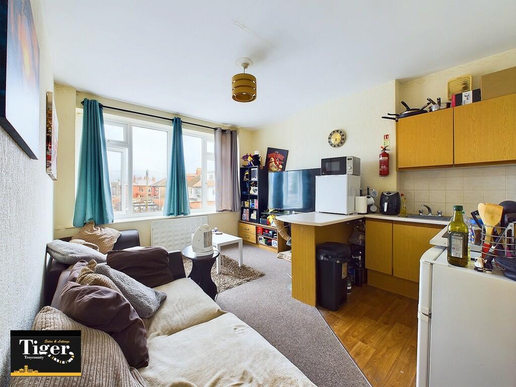 CAM03440G0-PR0204...