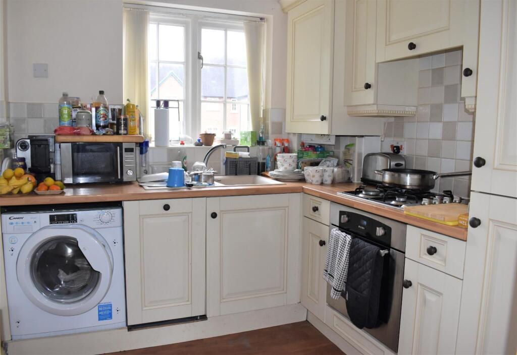 kitchen .jpg