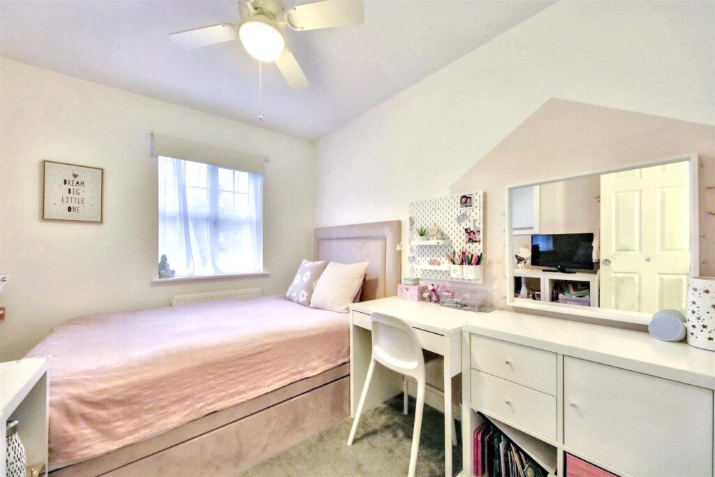 Bedroom 2..jpg