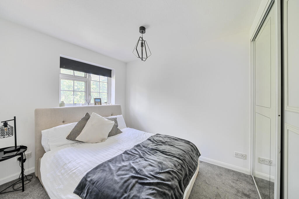 1311332-5-685a991...