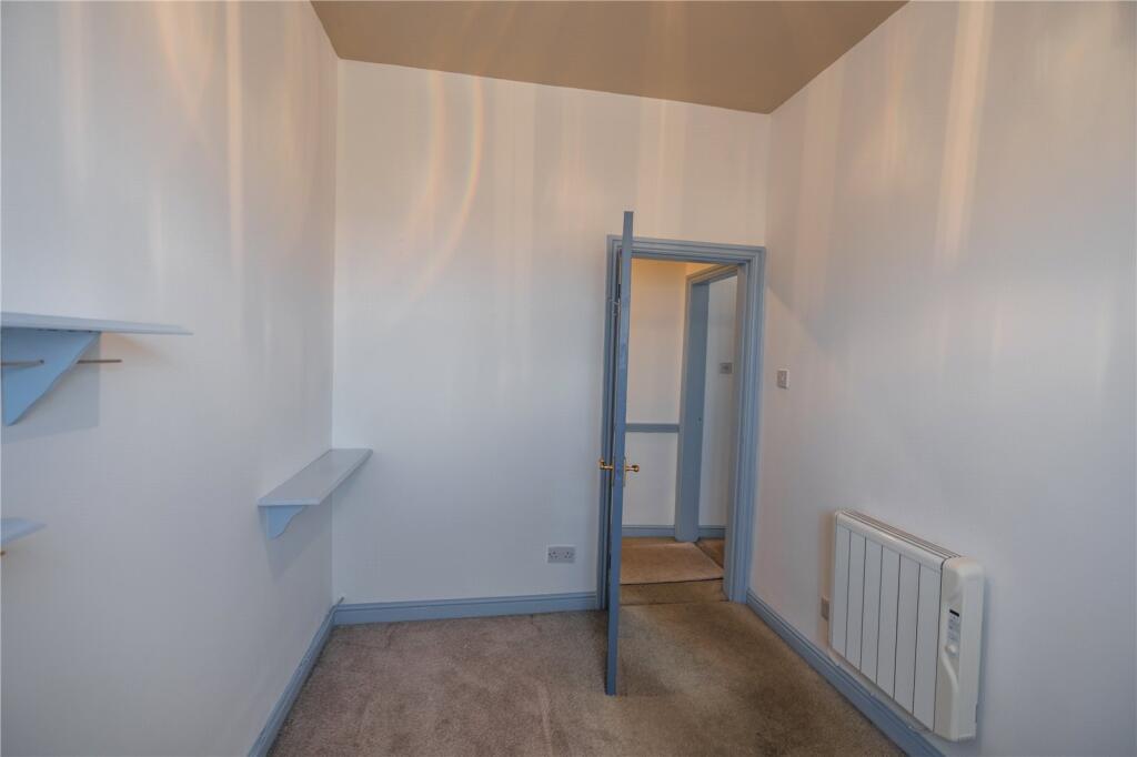 Bedroom 2 (2)