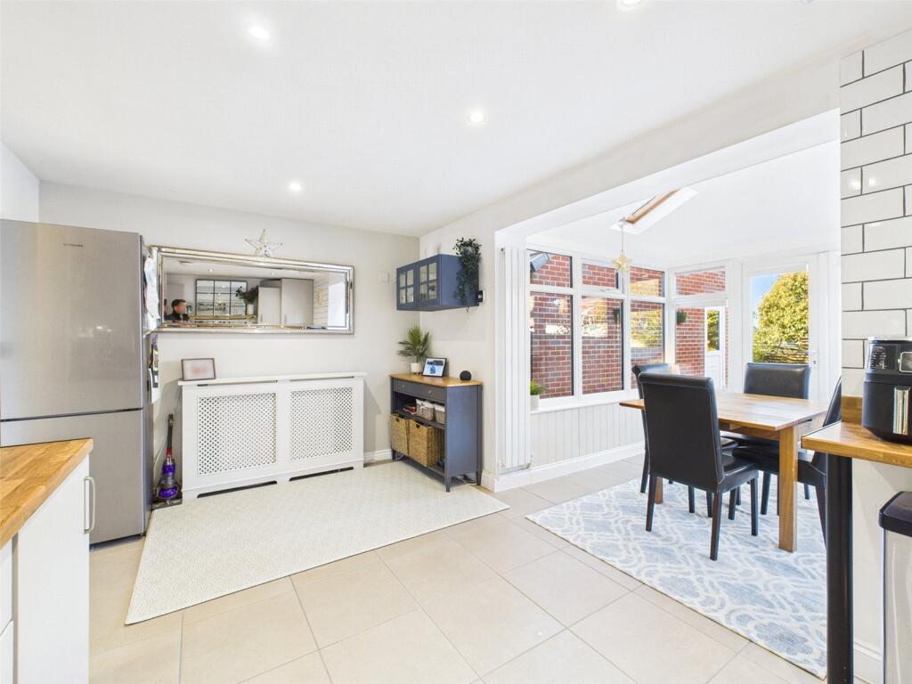 Kitchen/Dining Room
