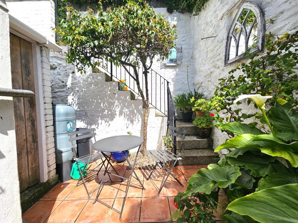 Courtyard.jpg