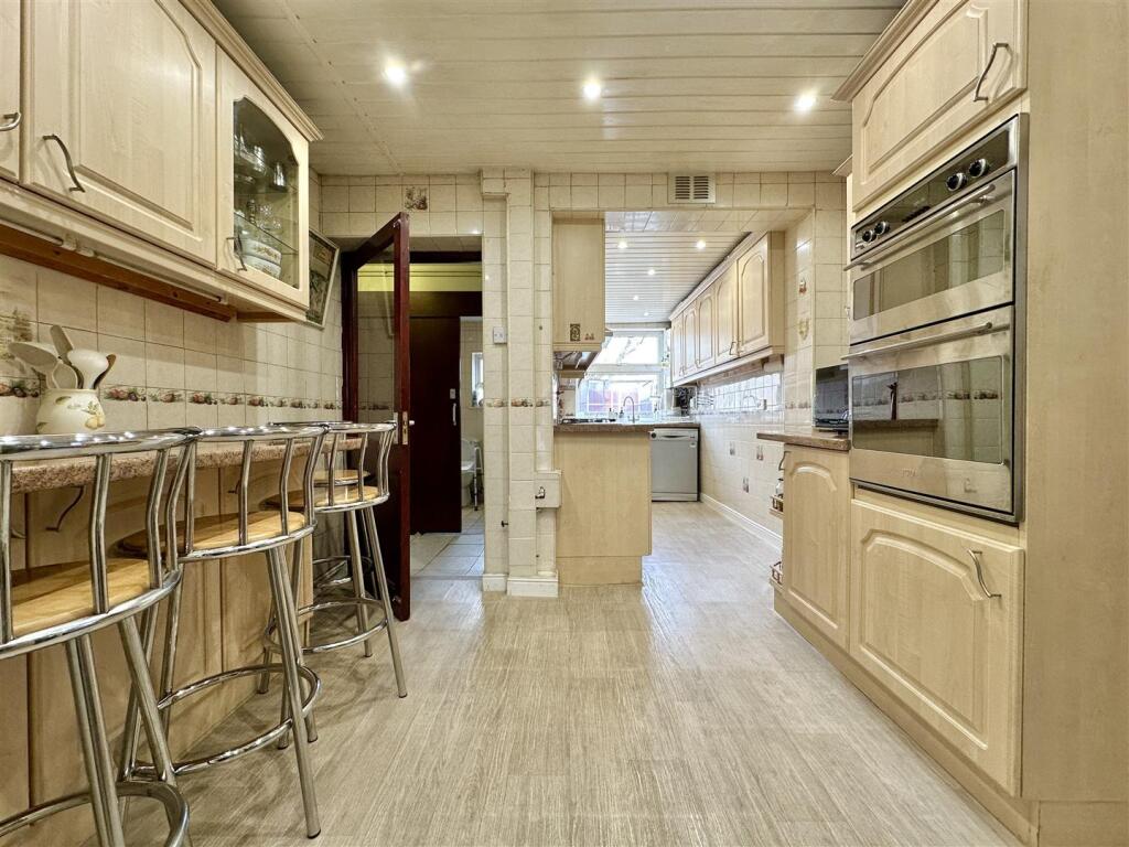 EXTENDED KITCHEN