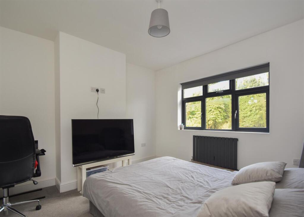 19 Blackburn Avenue - Bedroom 2.jpg
