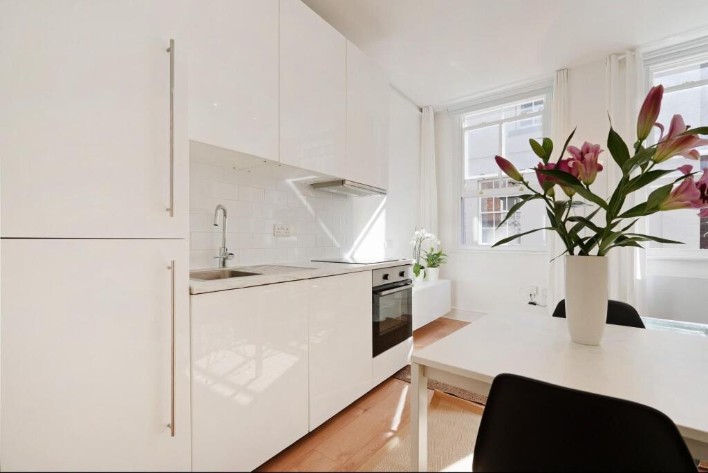 Kitchen2.jpg