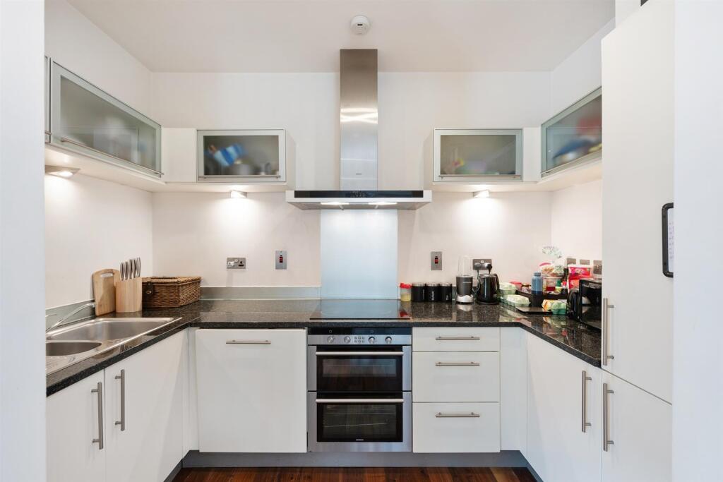 1302202513_REL_92 Discovery Dock Apartments West 2