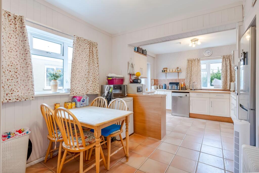 Kitchen dining room