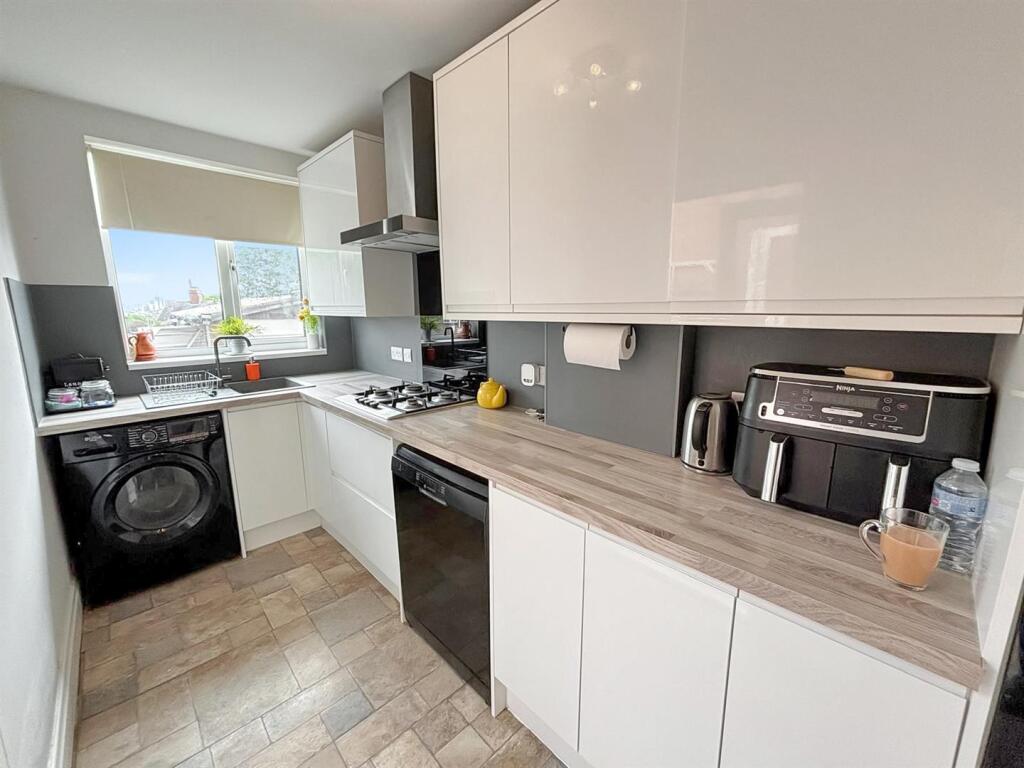 Fitted Breakfast / Dining Kitchen: