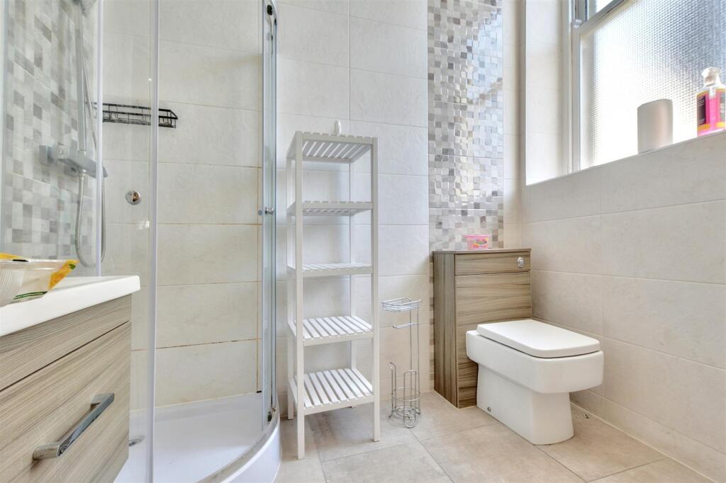 Ensuite.jpeg