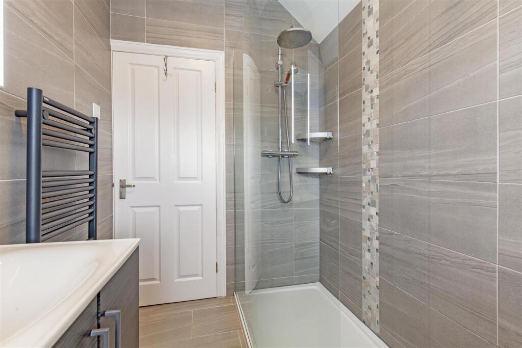 Shower Room-2.jpg