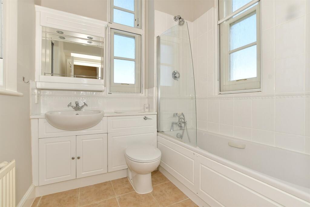 En-Suite Bathroom