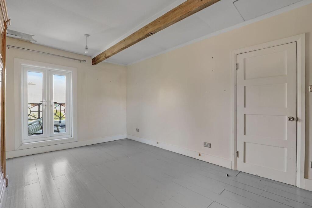 12-d8e7JHPropWorld - 1 Westhood Hill - 34-medium.j