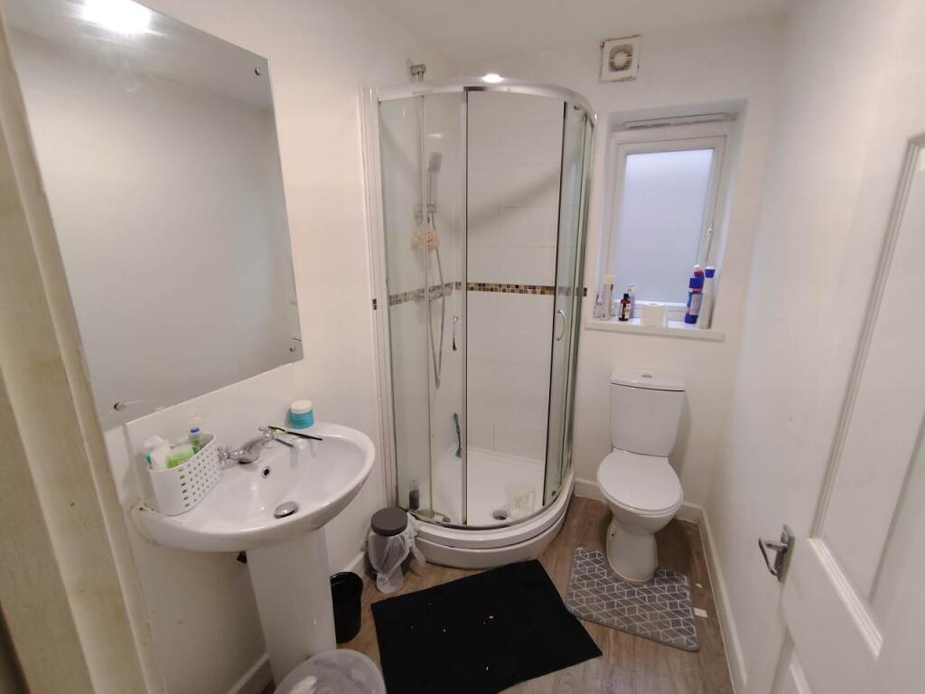 Shower room 2