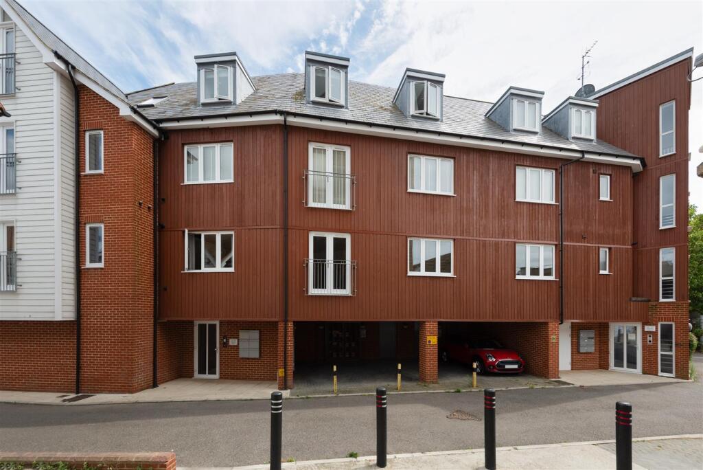 Victoria Mews, Regent Street, Whitstable