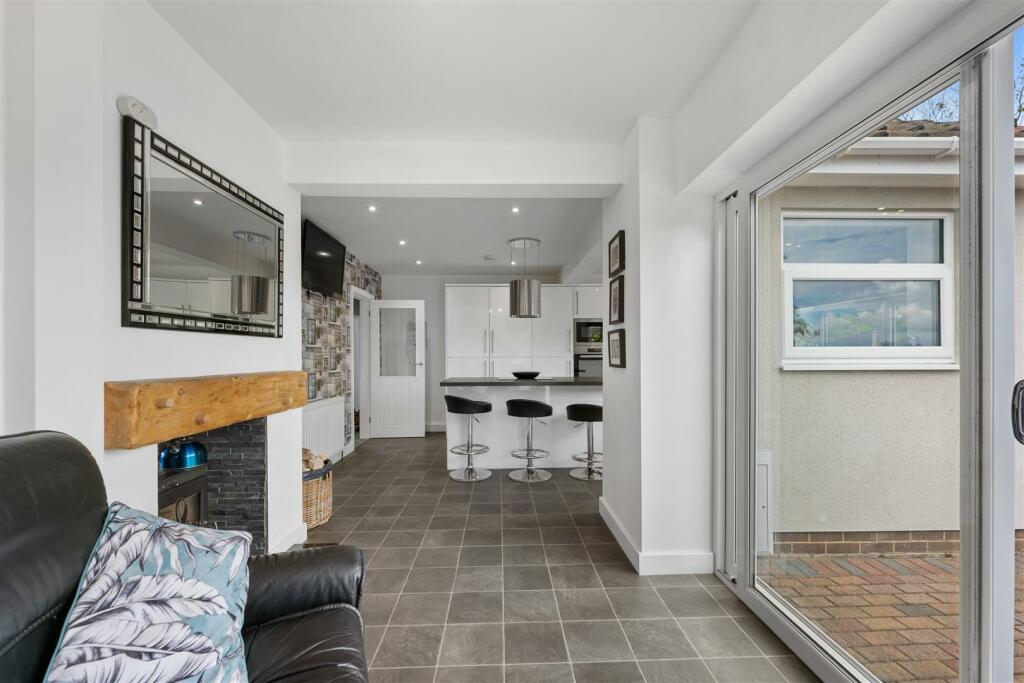 5 Main Street-03.jpg