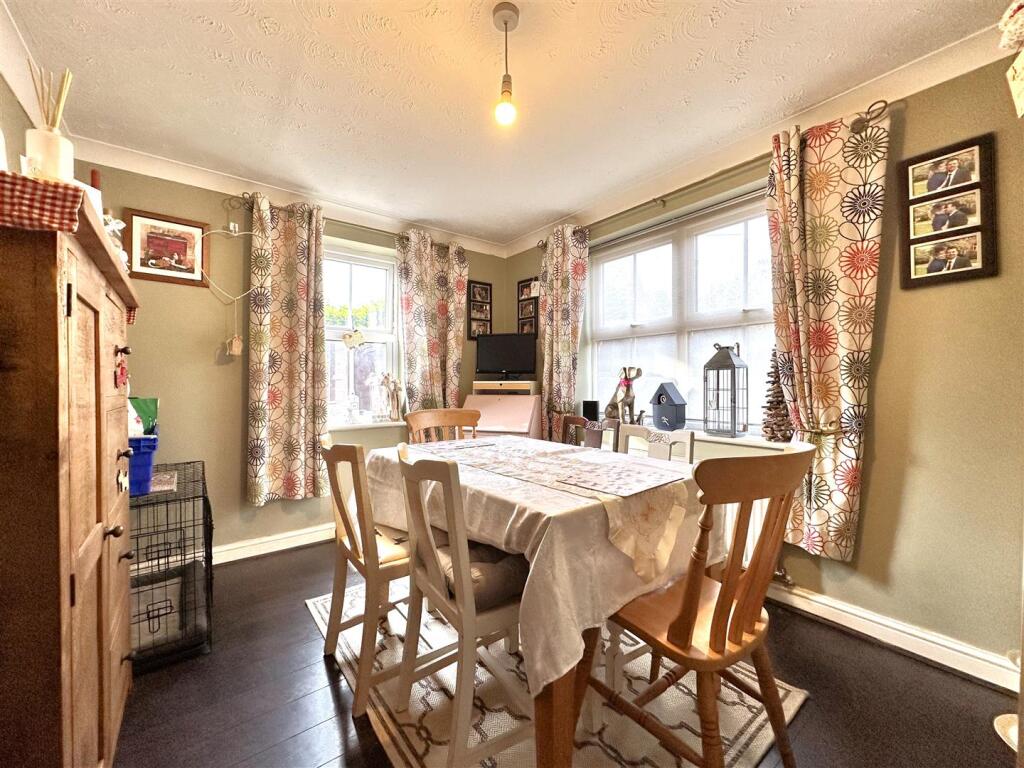 Dining Room 499