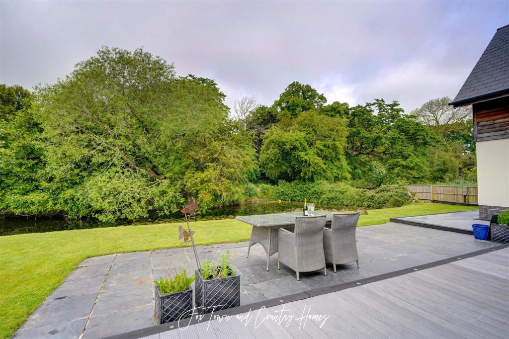 The Lake House (12).jpg