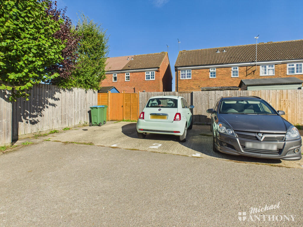 CAM03852G0-PR0442-STILL009