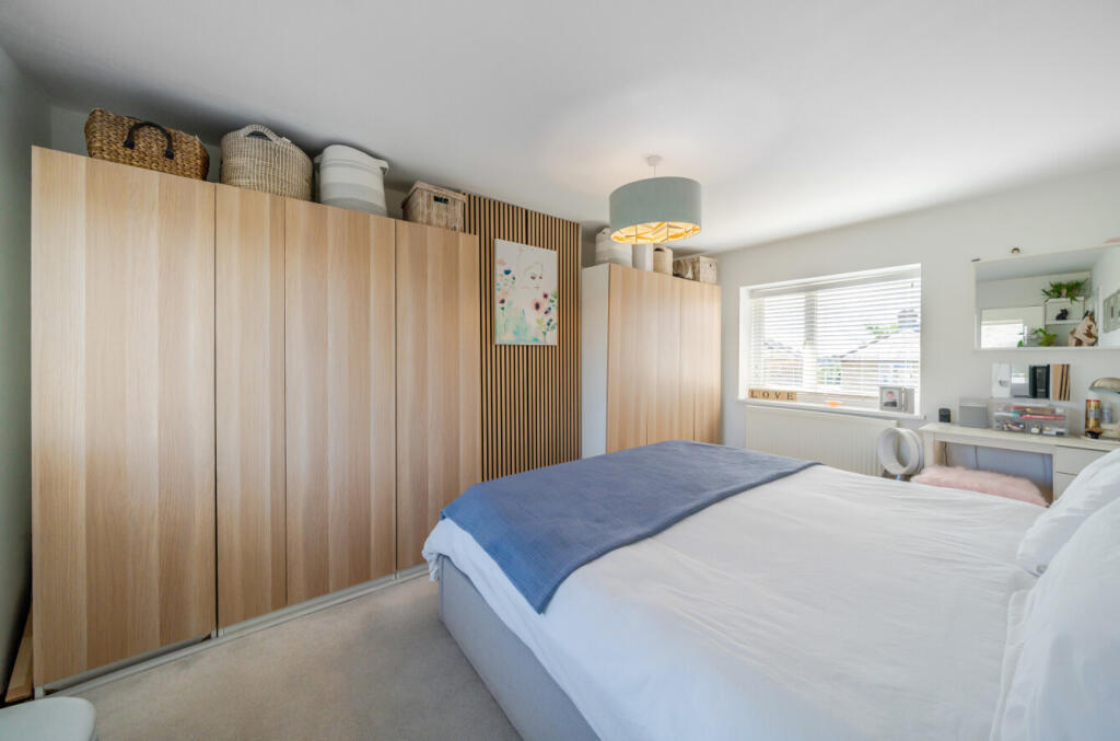 1319449-18-686cf4...