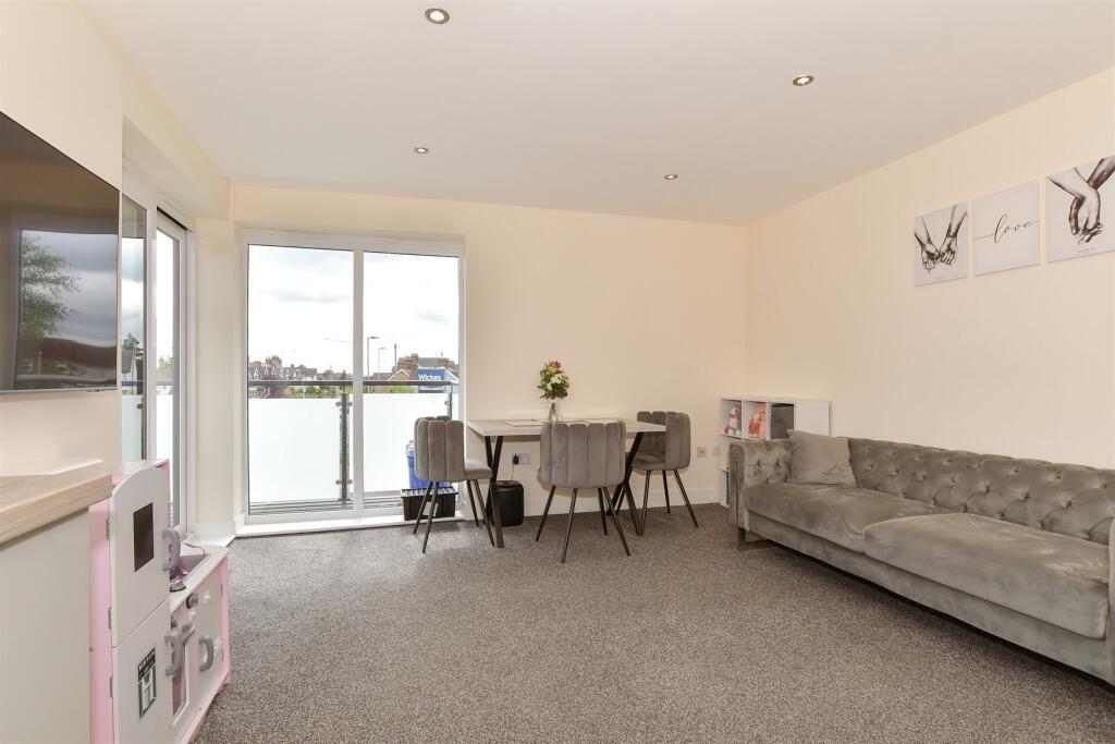 Kitchen/ Living Area