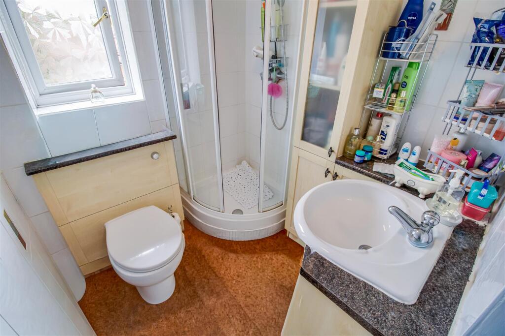 EN SUITE SHOWER ROOM/W.C.