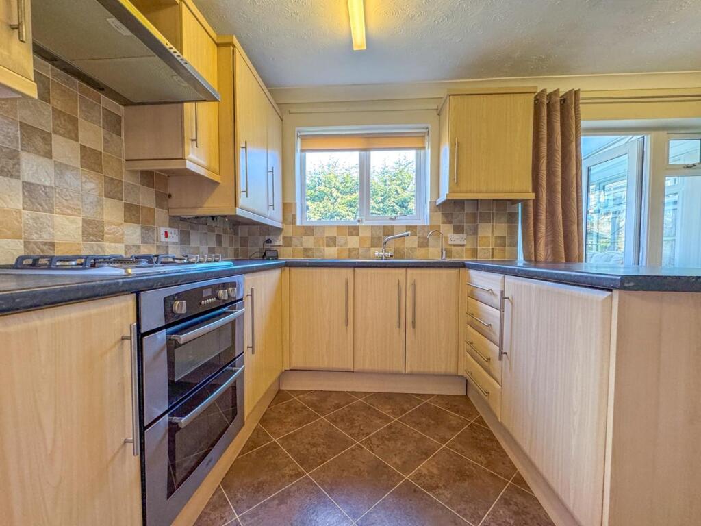 Chatsworth Drive - Image-10.jpg