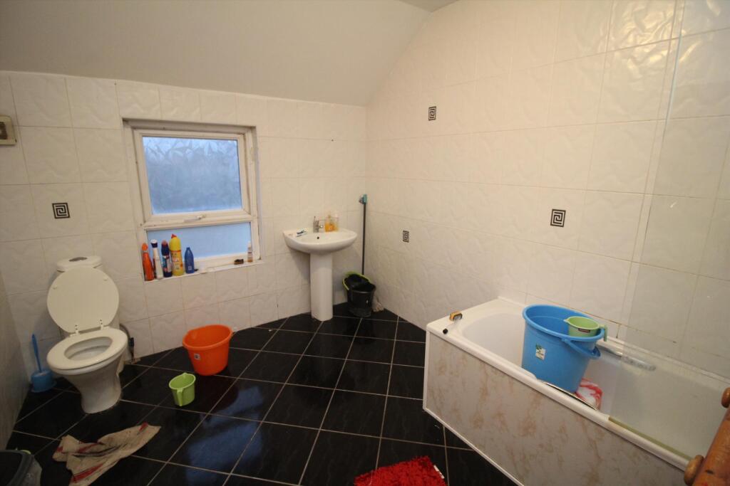 Bathroom 2 65 statio