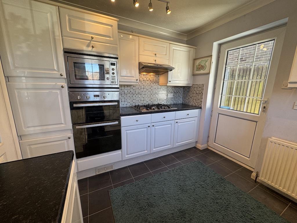 7 - 5-burner gas hob.jpg
