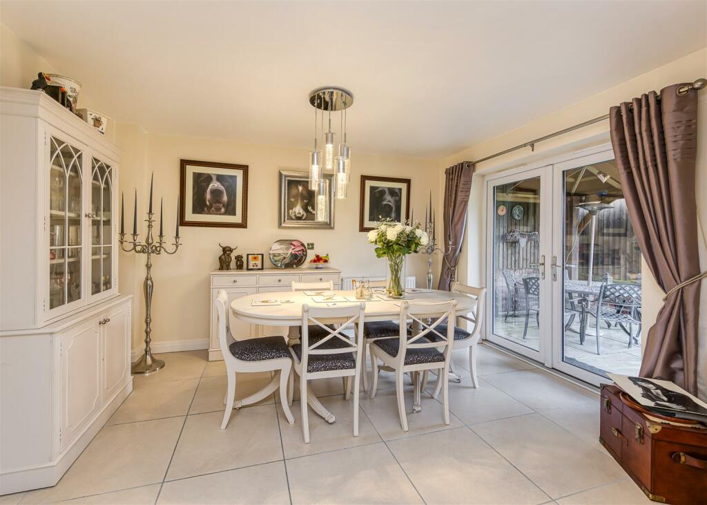 41 Kings Road-dining.jpg