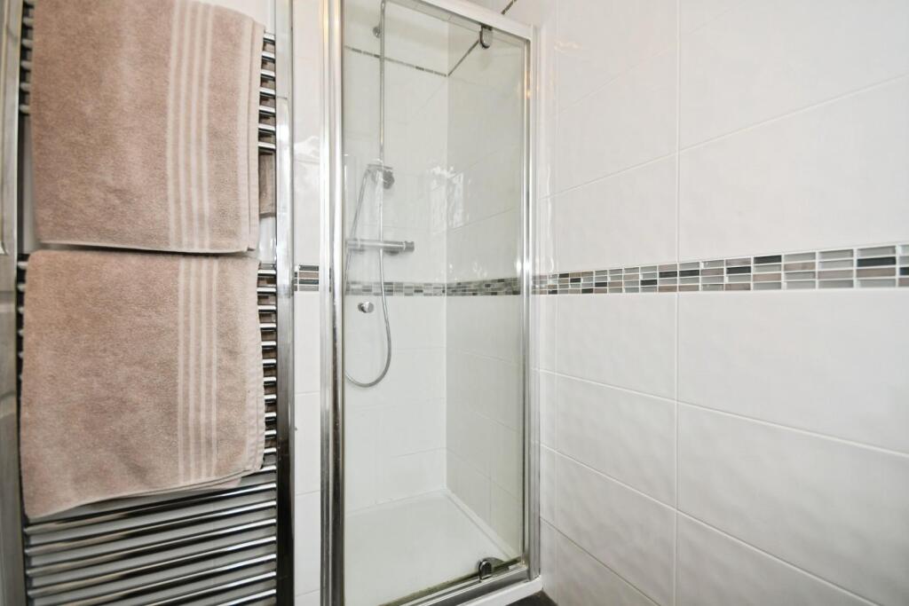 EN SUITE.jpg