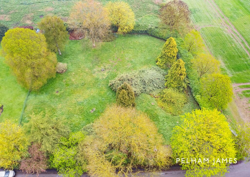 Land, Main Street, Braceborough