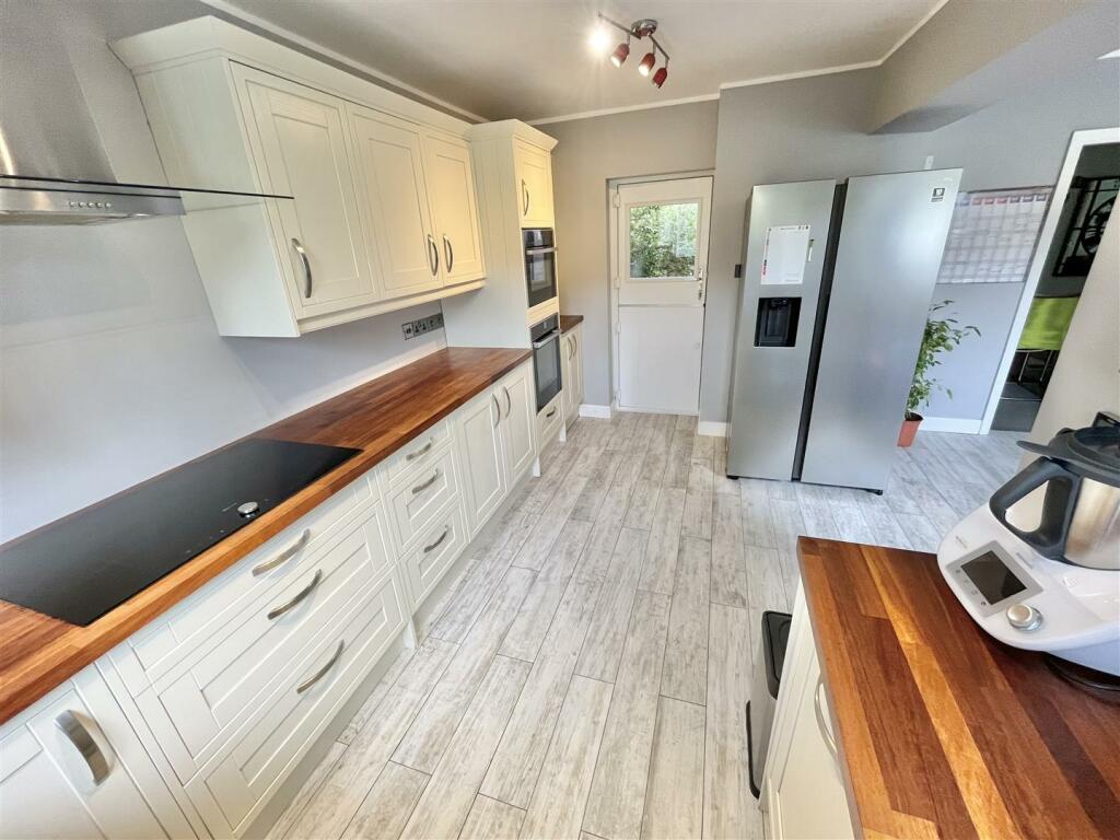 Dining Kitchen Aspect 4