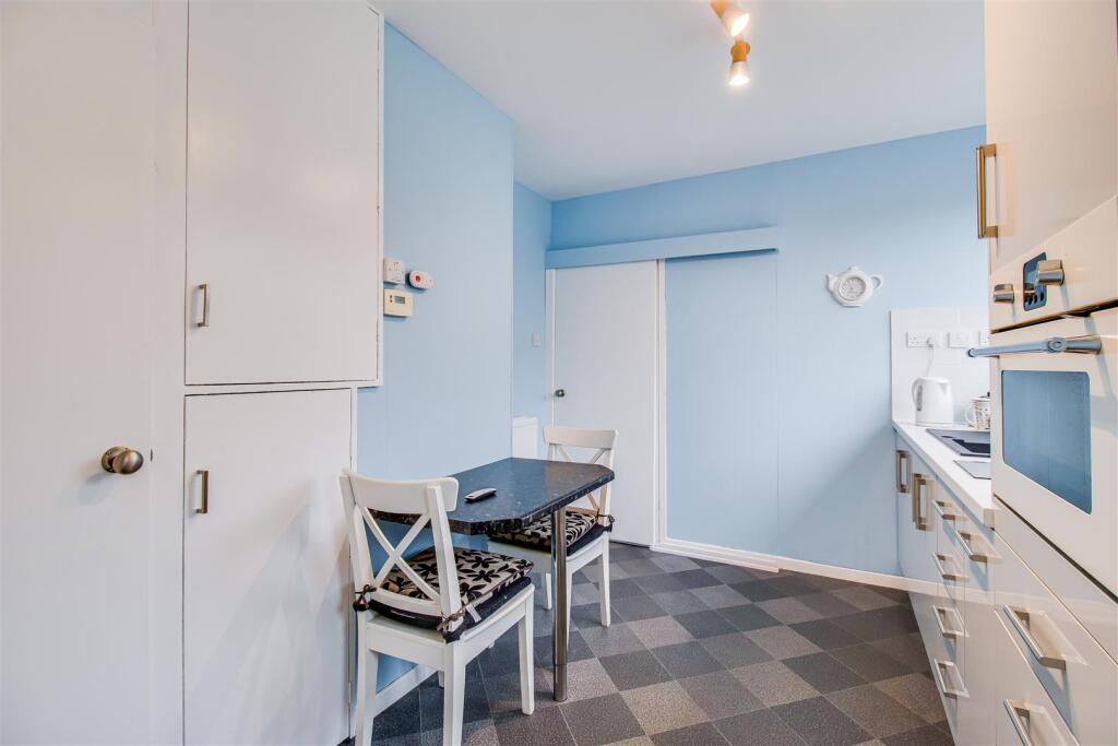 KITCHEN/DINER