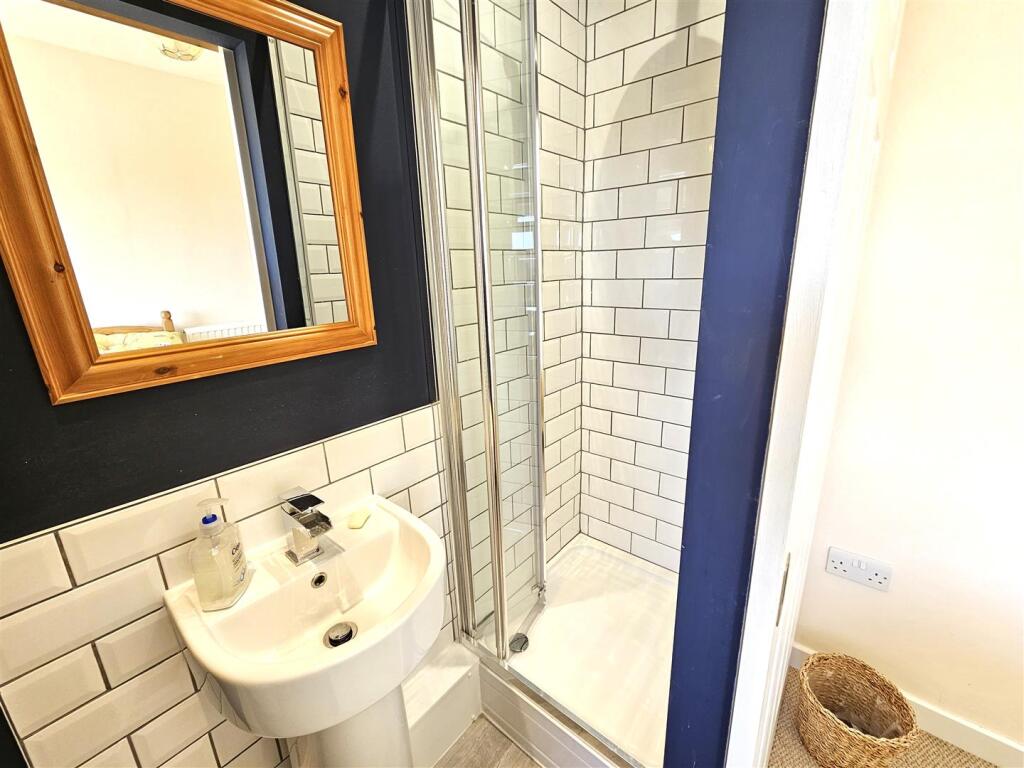 En Suite Bed 2.jpg